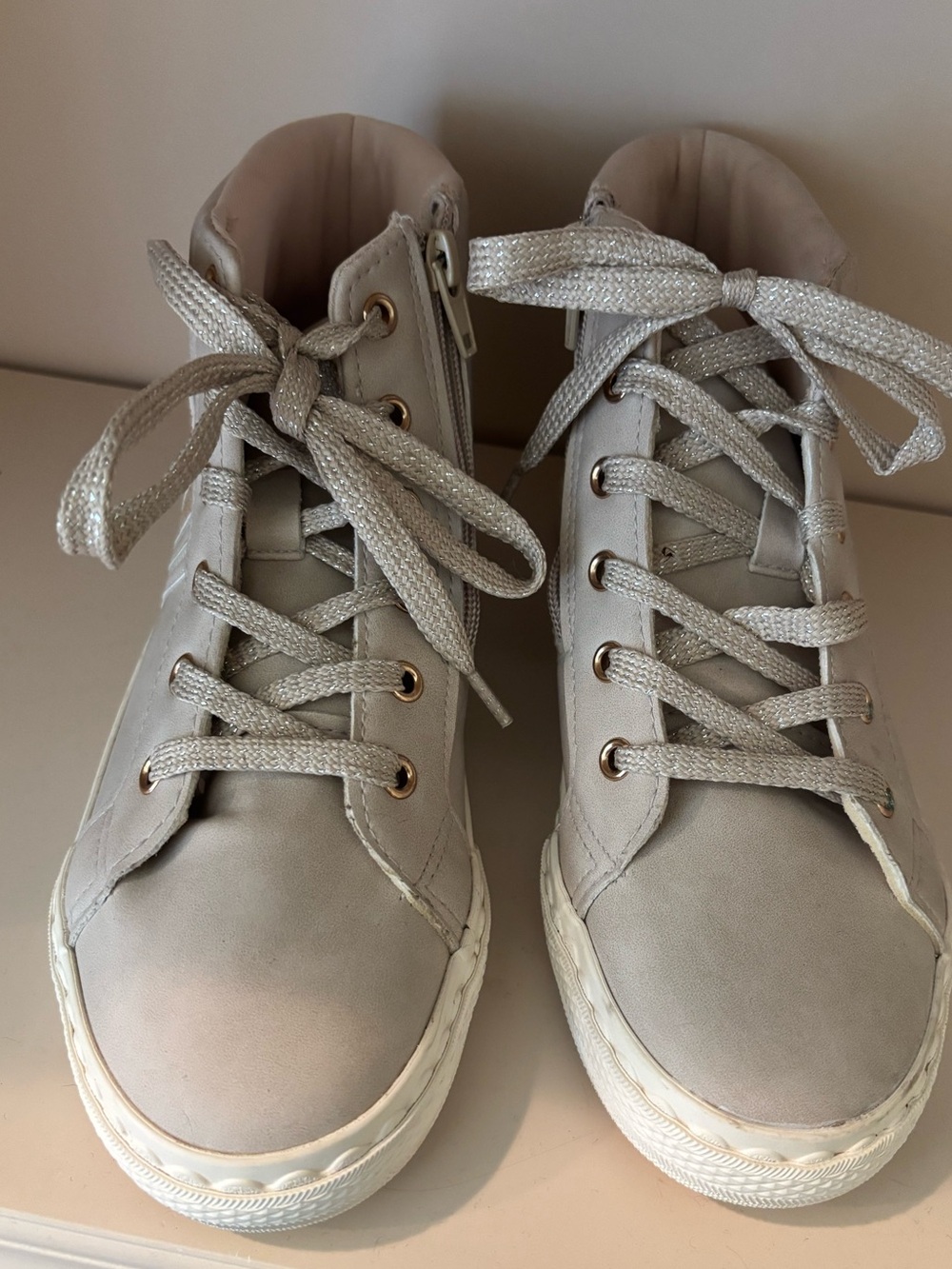 cupcakes & cashmere Kids Neutral High-Top Sneakers with Metallic Laces